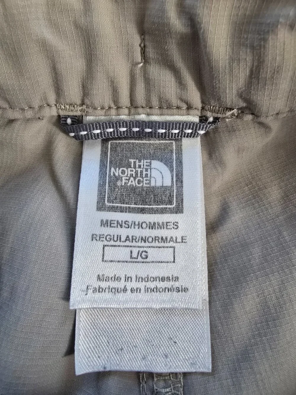 The North Face Men's Size Large Regular Beige Khaki Outdoor Hiking Shorts